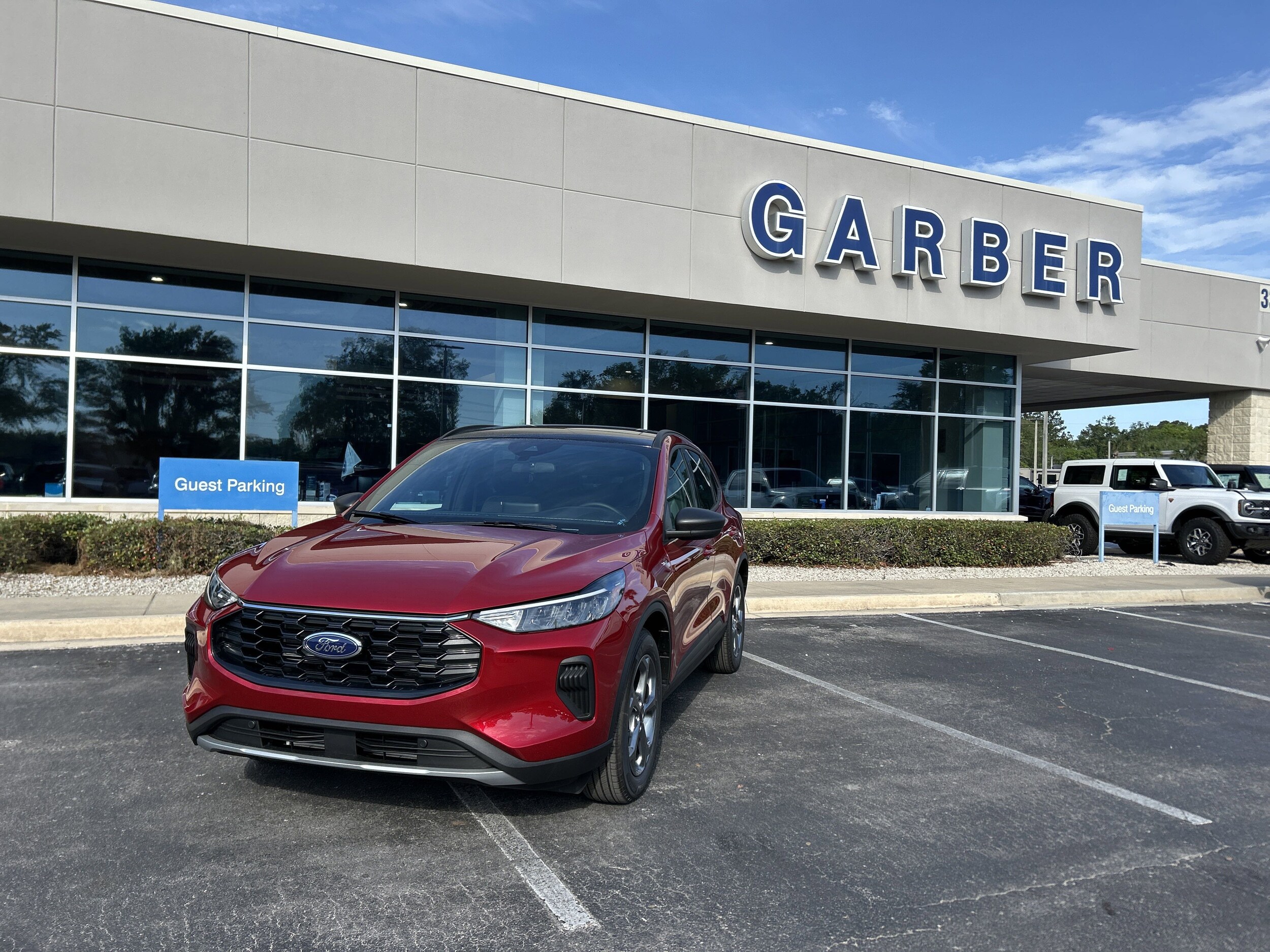 2025 Ford Escape ST-Line photo 2