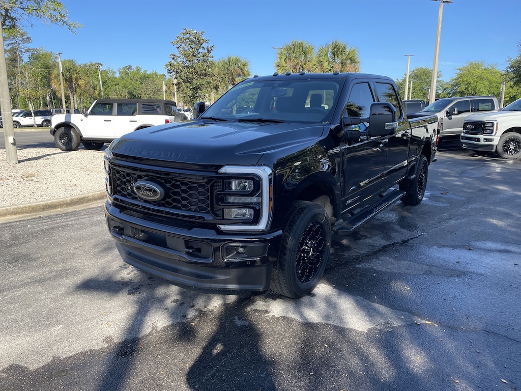 New 2026 Ford F-350 Lariat Truck Crew Cab