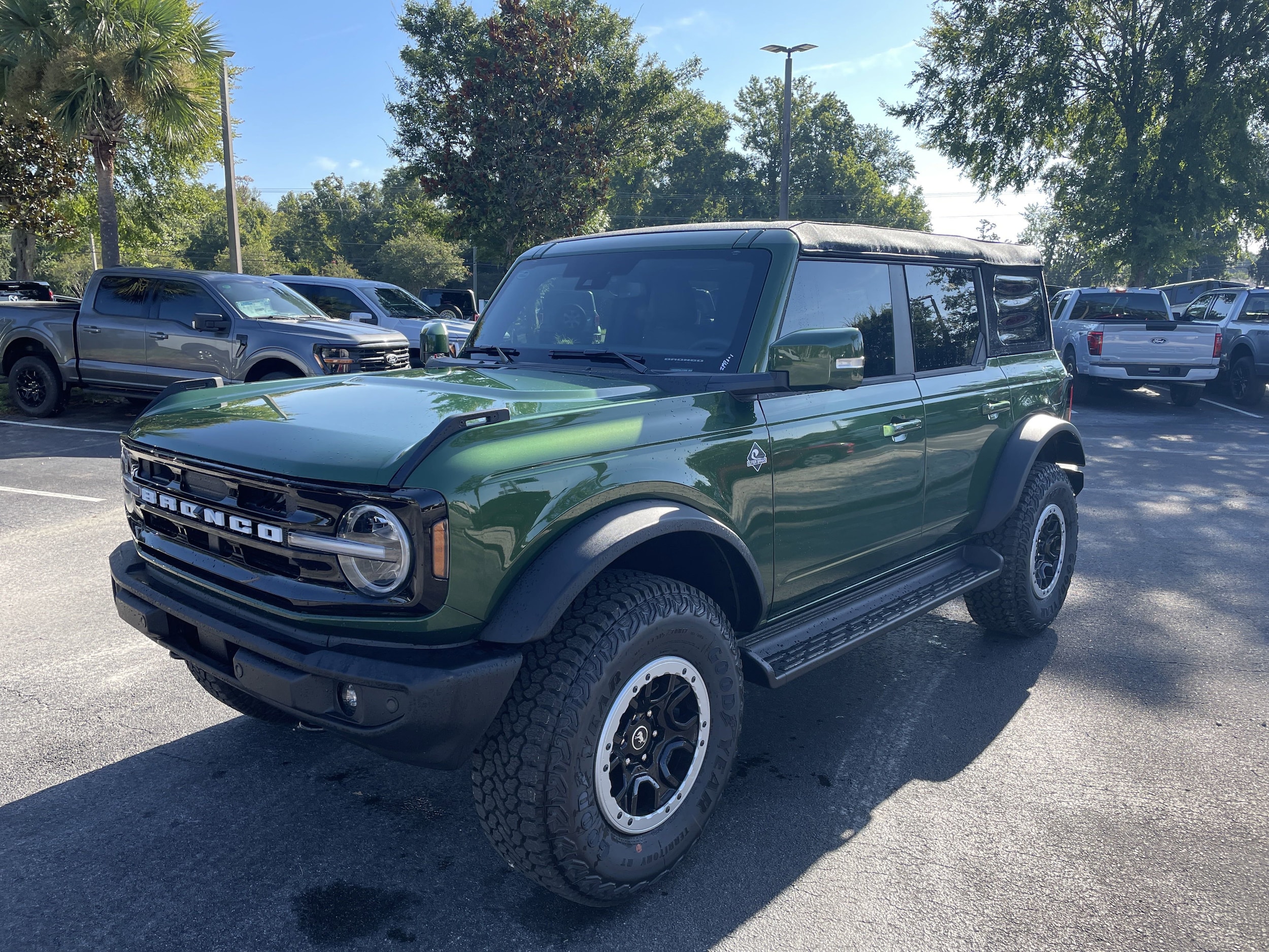 2025 Ford Bronco 4-Door Outer Banks - Photo 3