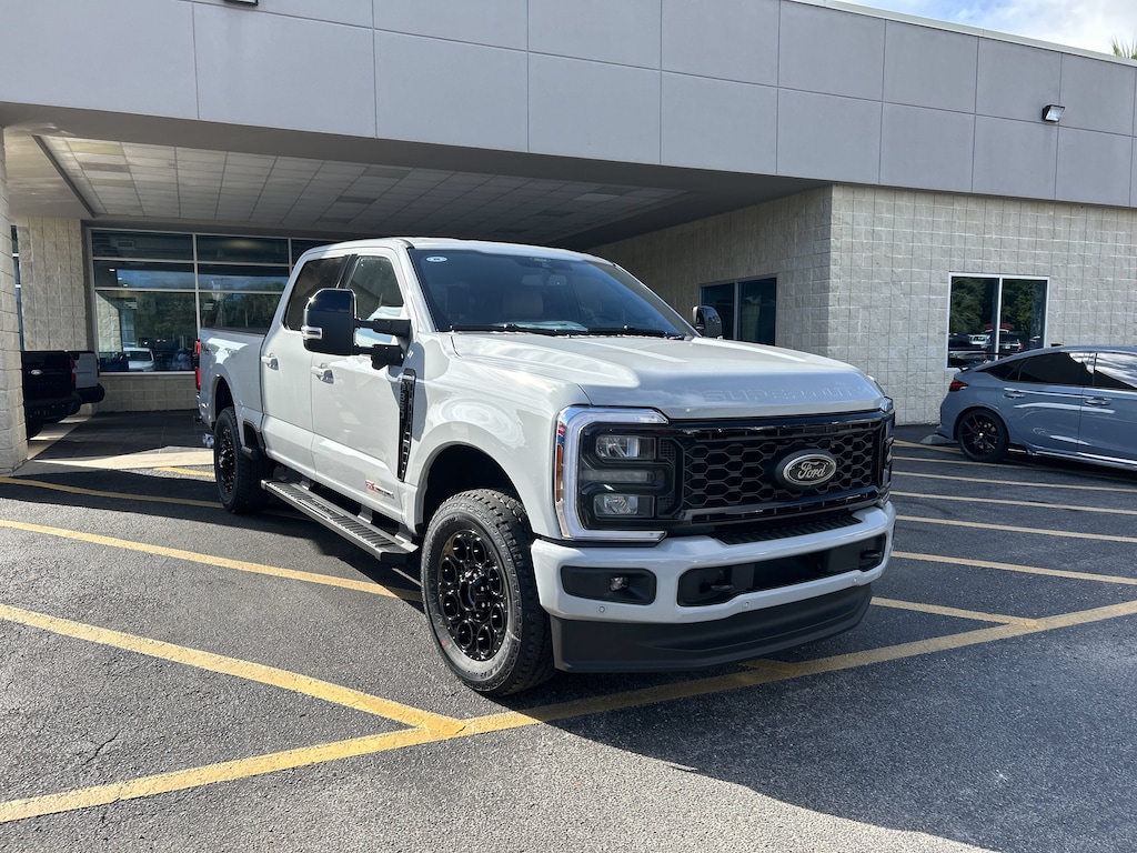 New 2026 Ford F-350 Lariat Truck Crew Cab