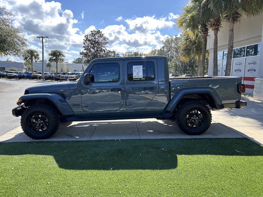 Used 2025 Jeep Gladiator Nighthawk Truck Crew Cab