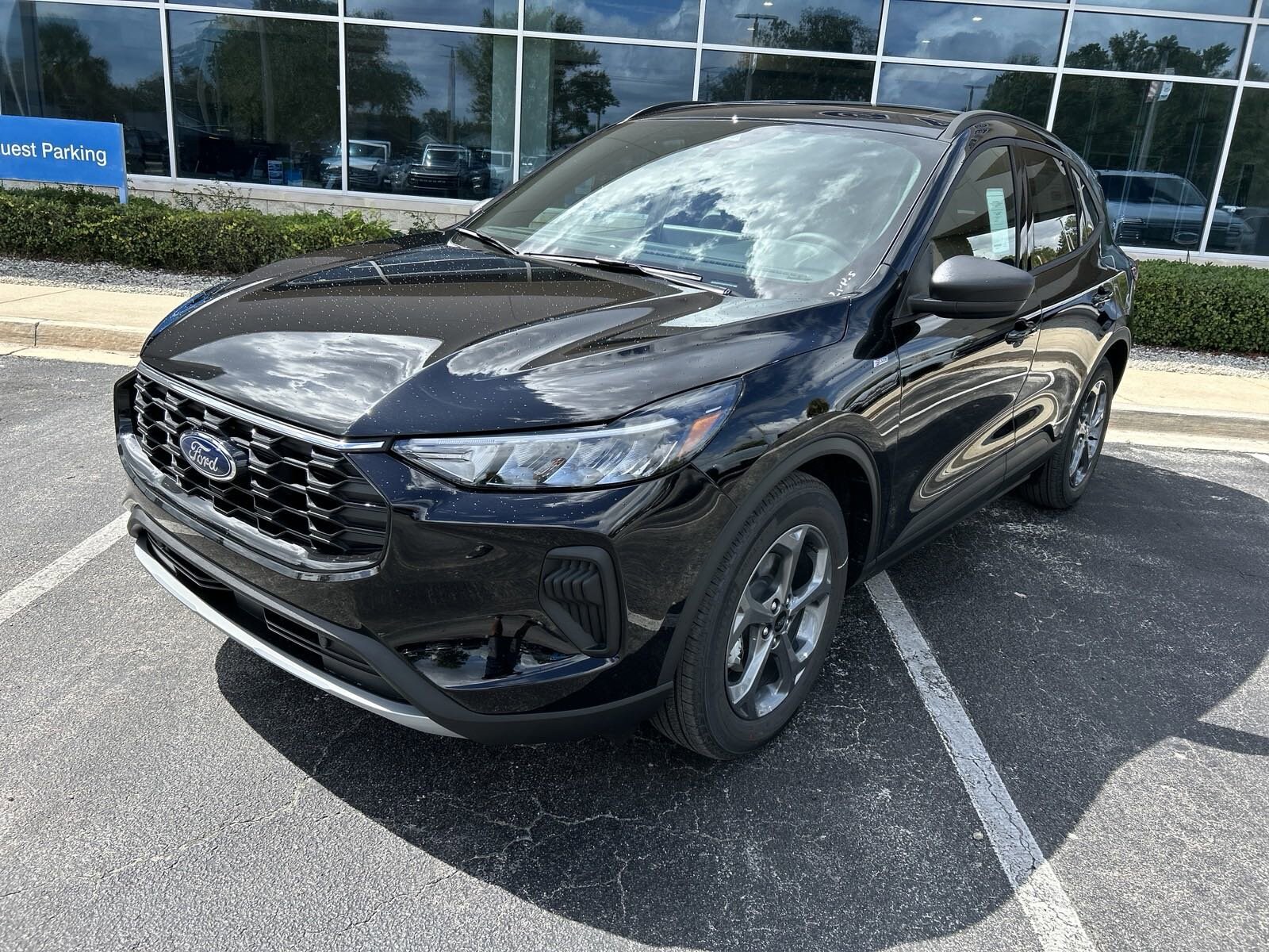 2025 Ford Escape ST-Line photo 4