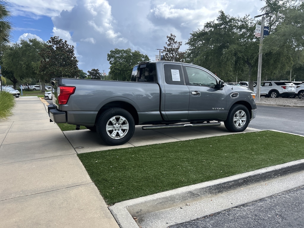 Used 2017 Nissan Titan SV Truck King Cab