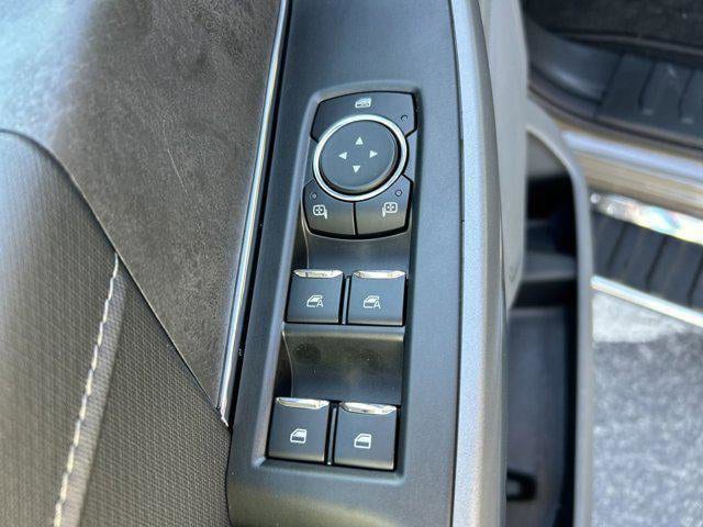 2025 Ford F-150 XLT - Photo 17