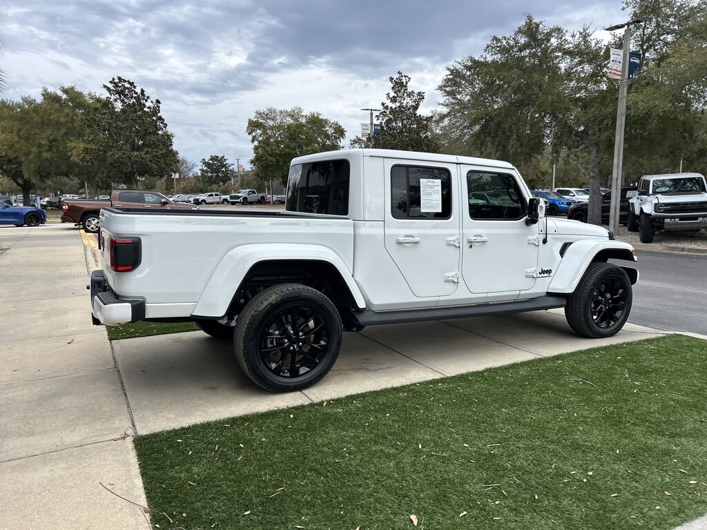 Used 2022 Jeep Gladiator High Altitude Truck Crew Cab