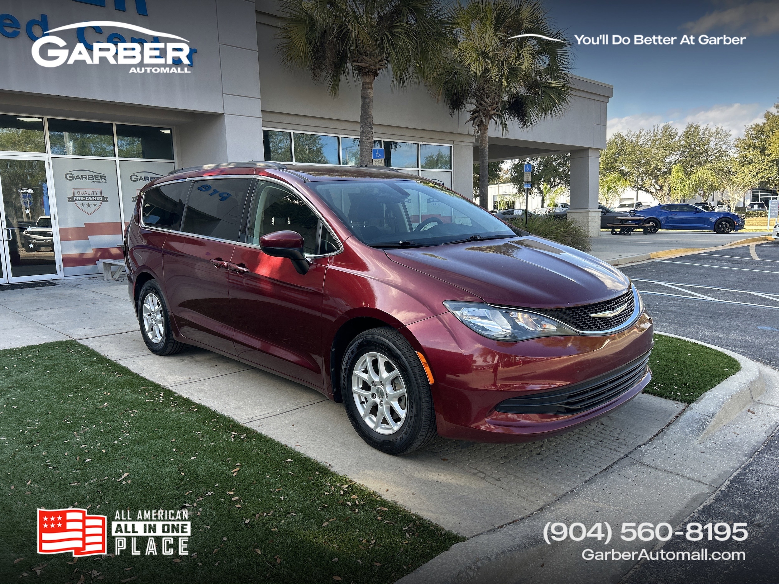 2017 Chrysler Pacifica Touring's photo