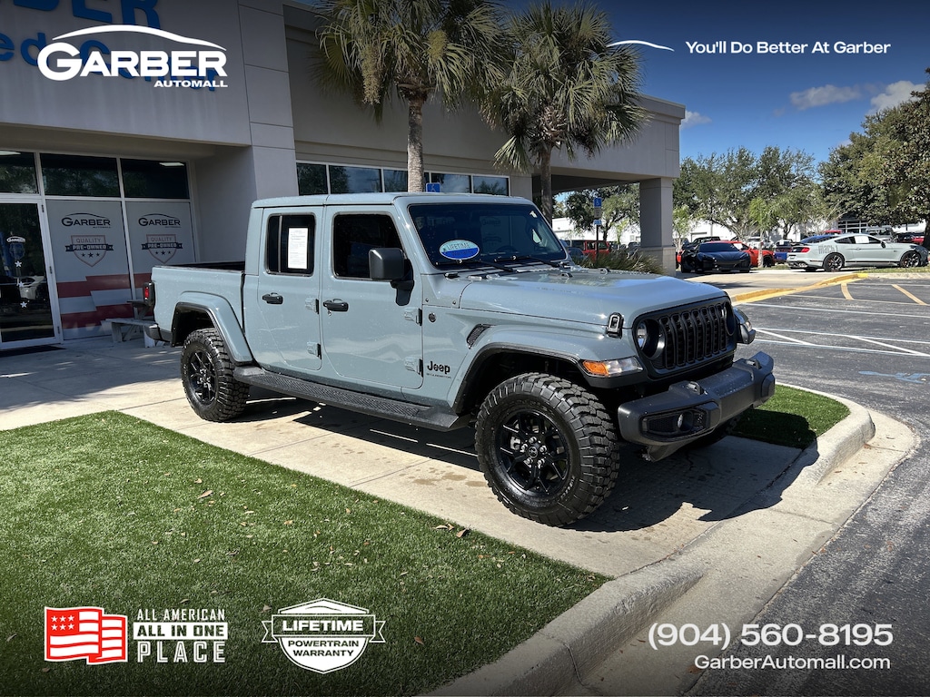 Used 2025 Jeep Gladiator Nighthawk Truck Crew Cab