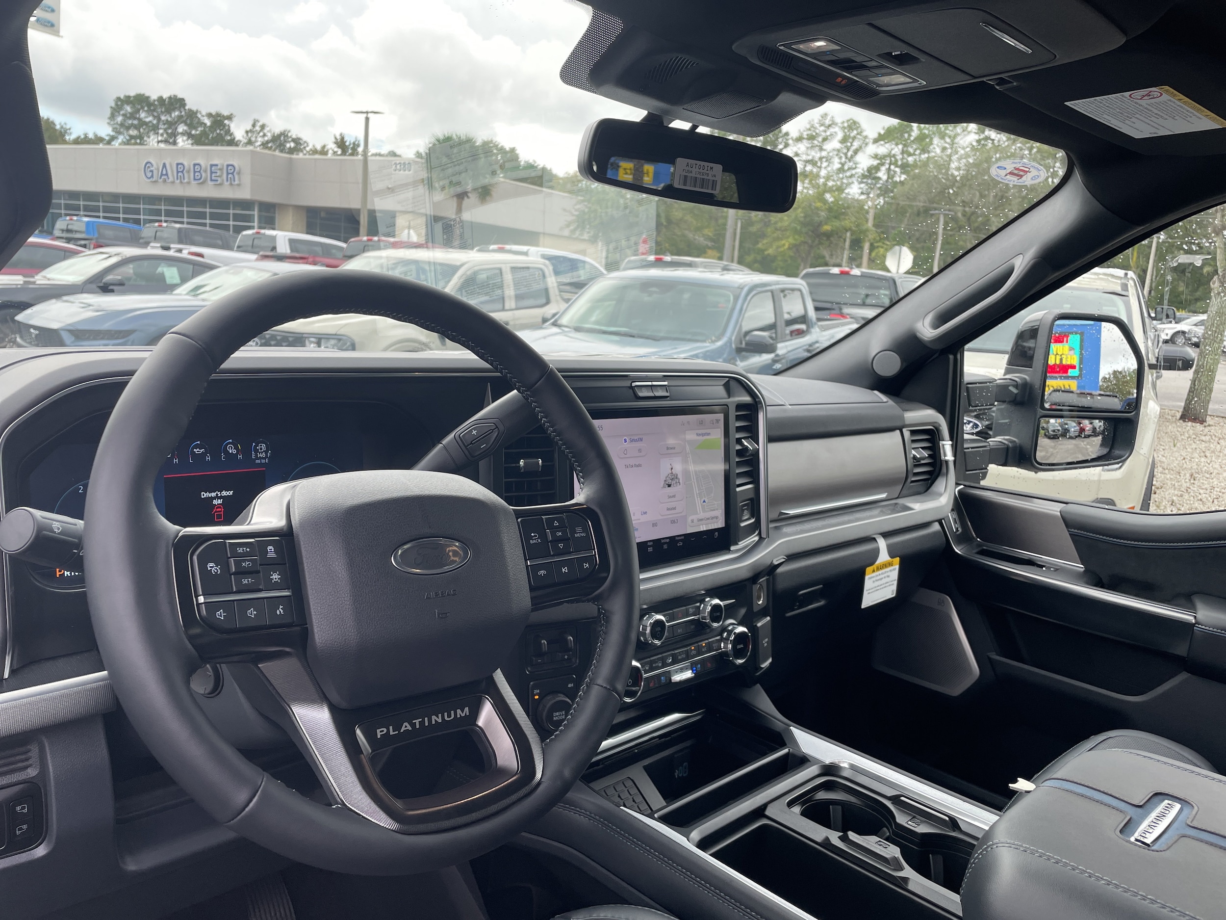 2026 Ford F-350 Super Duty Platinum - Photo 15