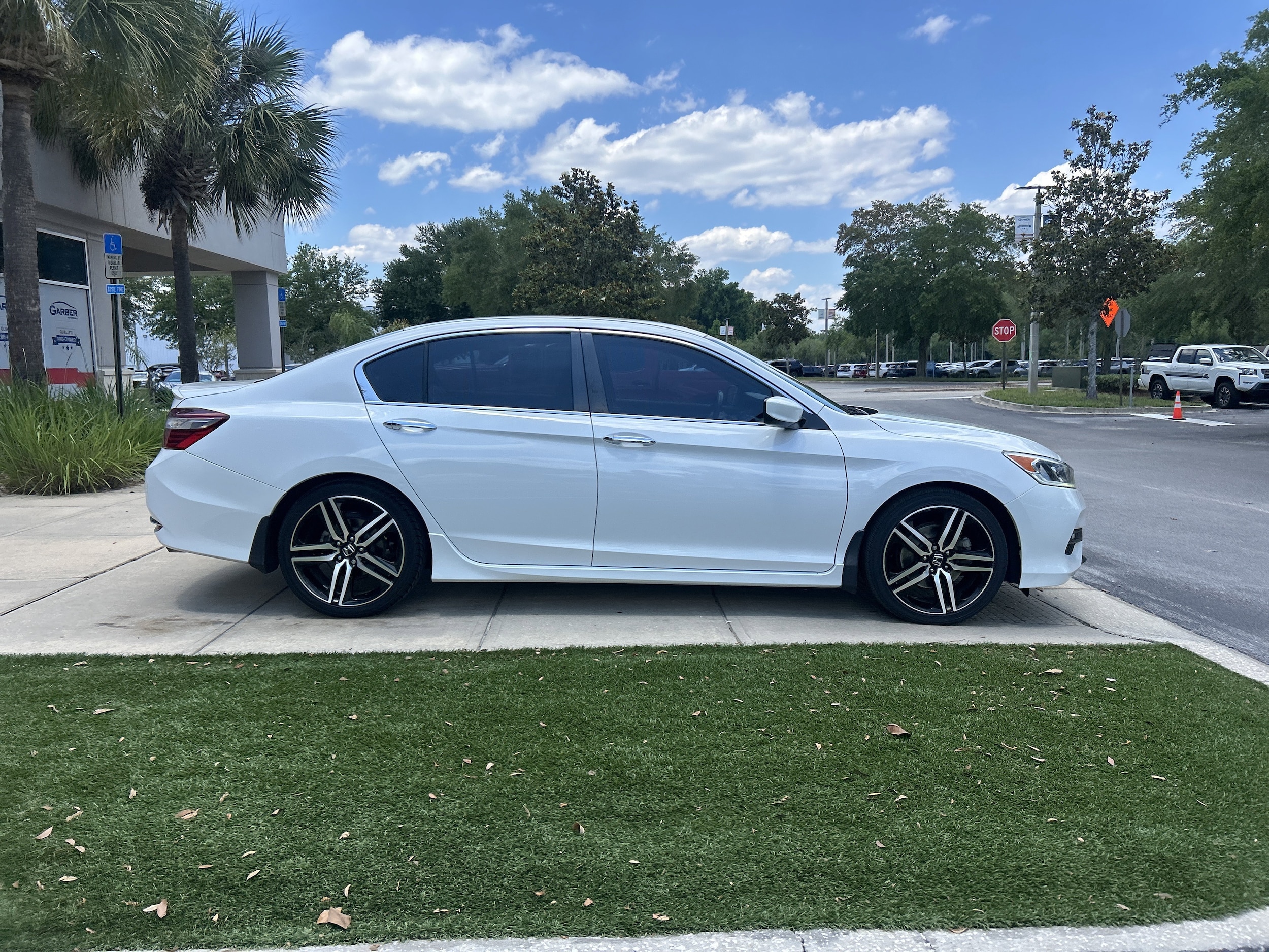 Used 2017 Honda Accord Sport SE with VIN 1HGCR2F18HA295984 for sale in Green Cove Springs, FL