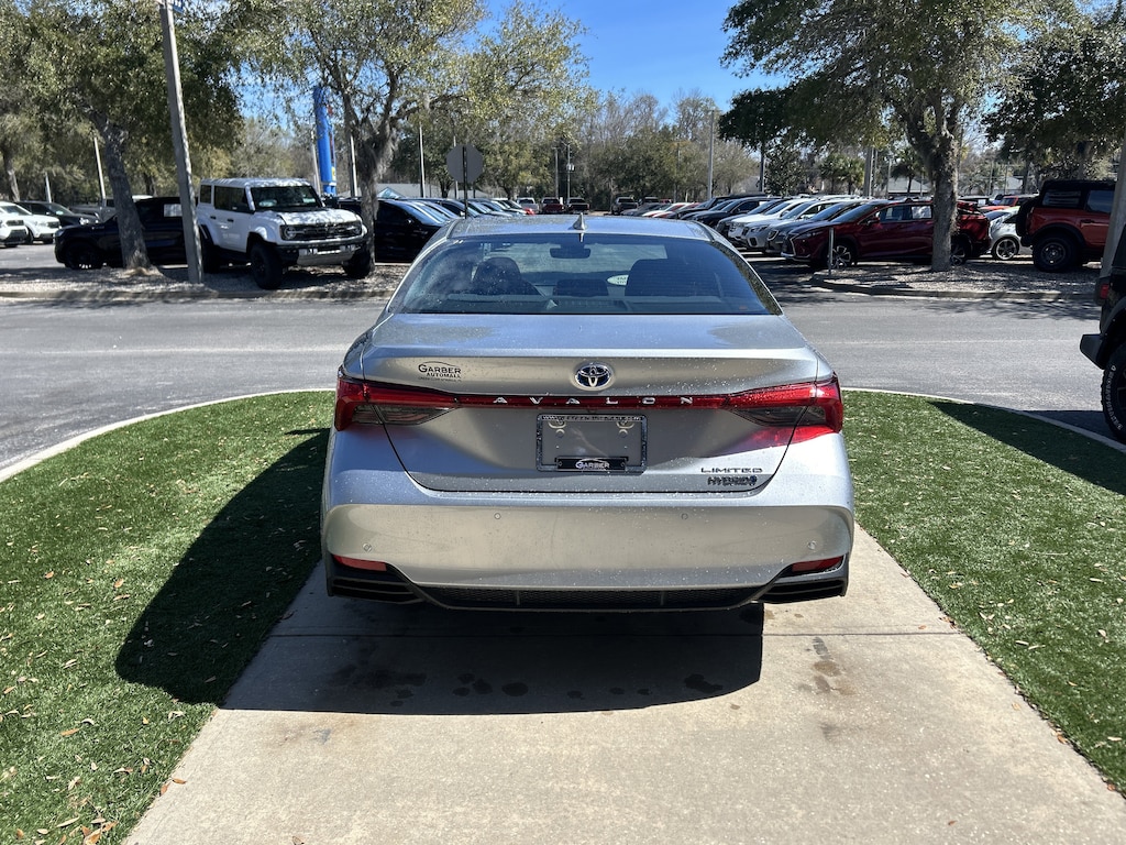 Used 2022 Toyota Avalon Hybrid Limited Sedan