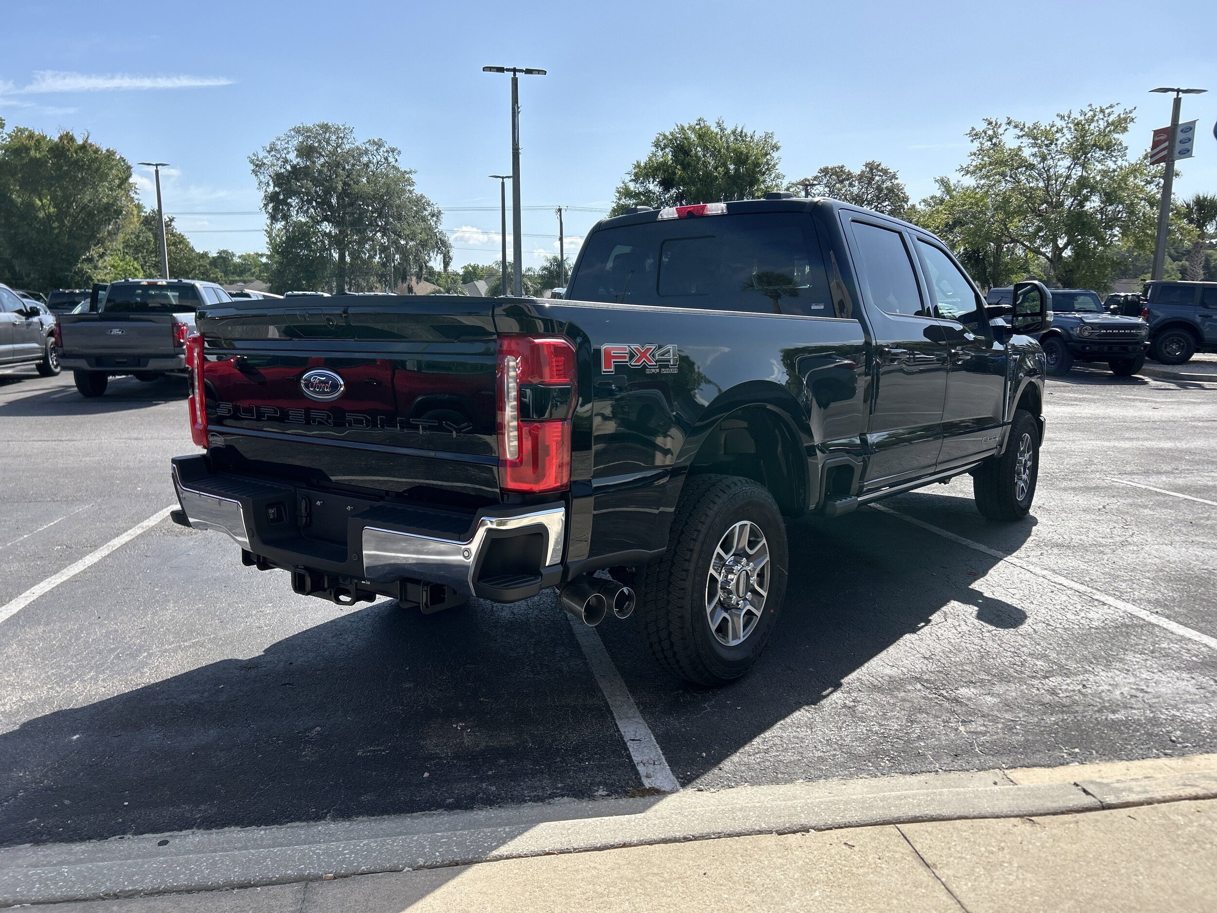 2025 Ford F-250 Lariat photo 3