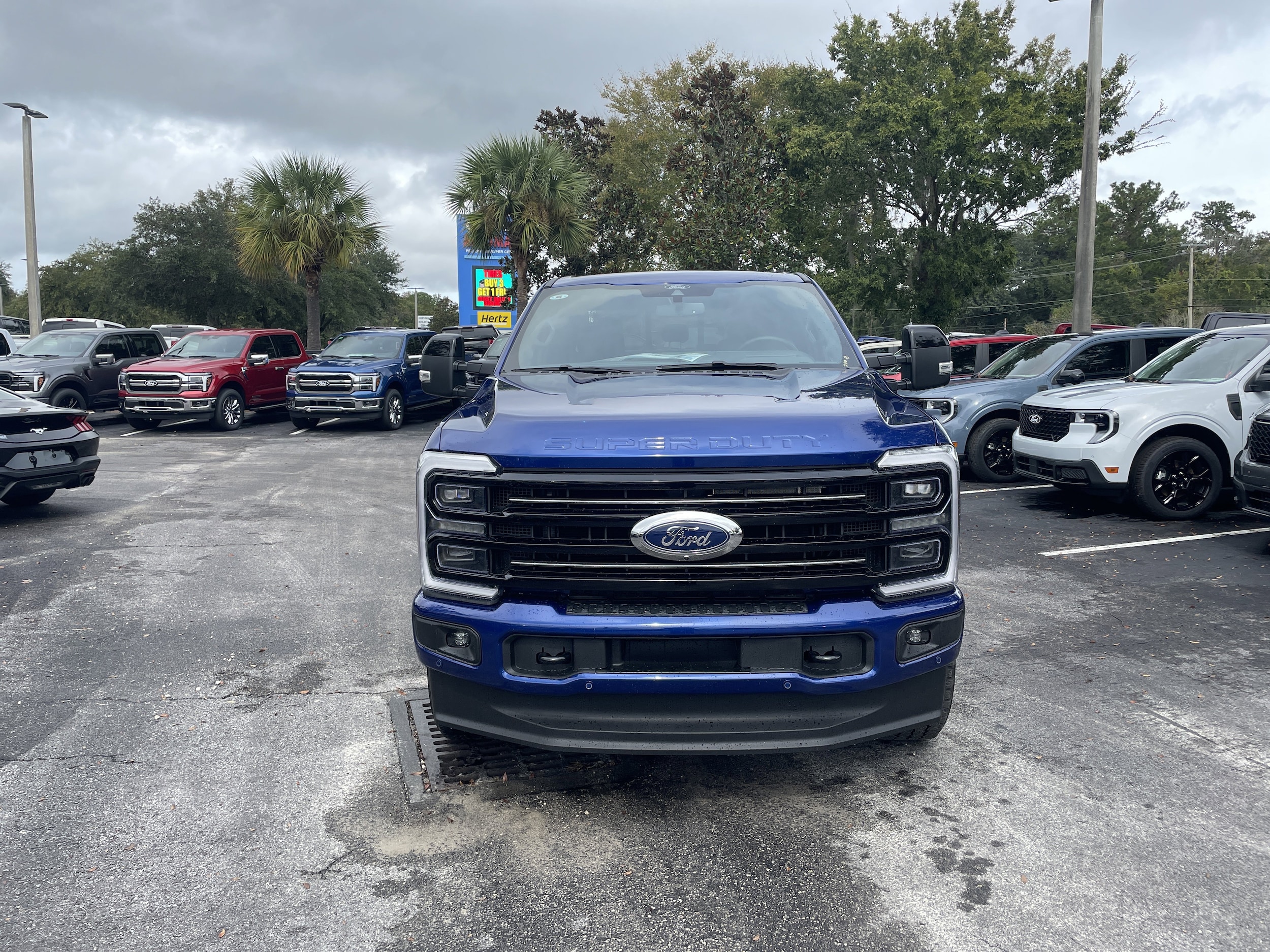 2026 Ford F-350 Super Duty Platinum - Photo 2