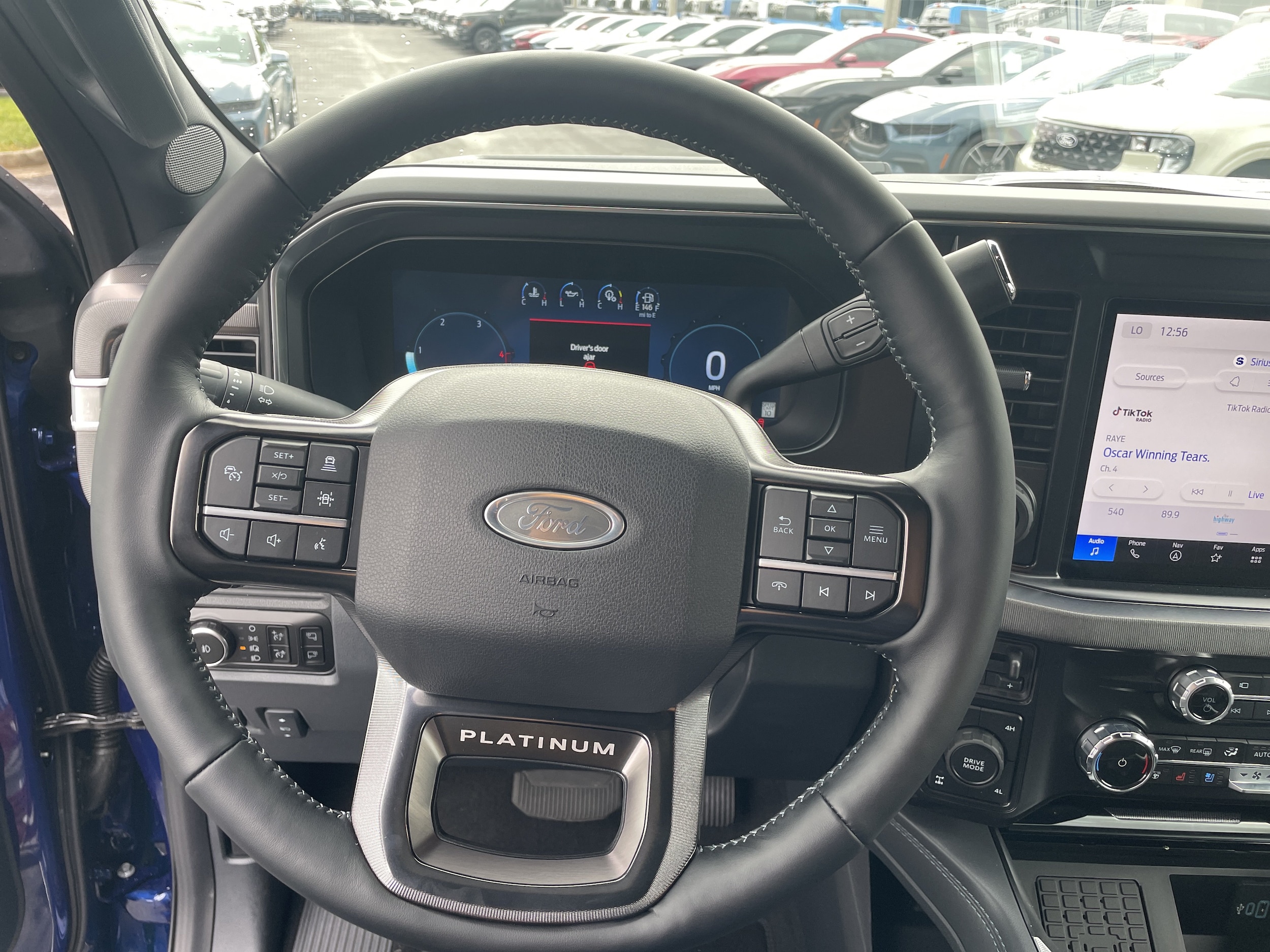 2026 Ford F-350 Super Duty Platinum - Photo 16