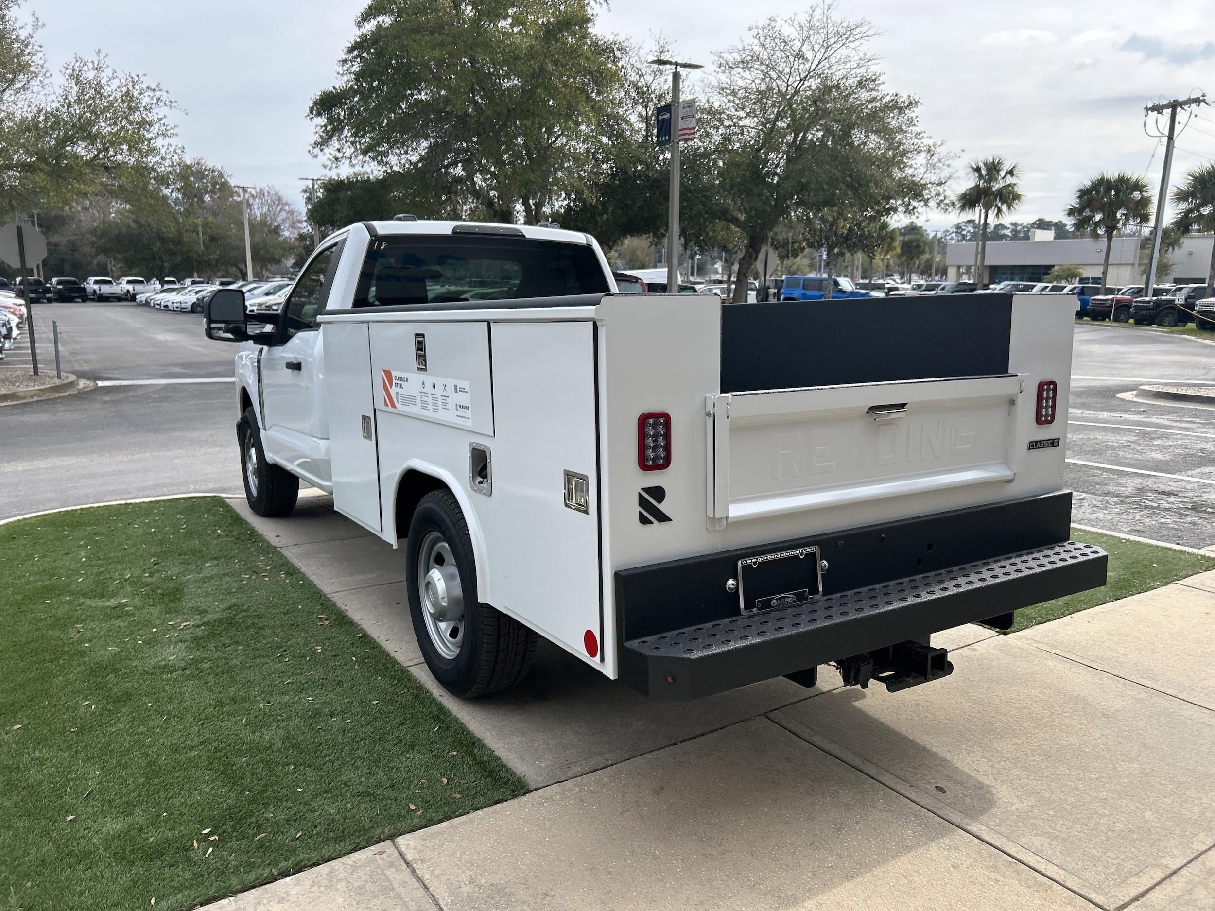 2024 Ford F-350 Super Duty Chassis Cab XL - Photo 5