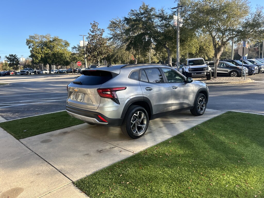 Used 2025 Chevrolet Trax LT SUV