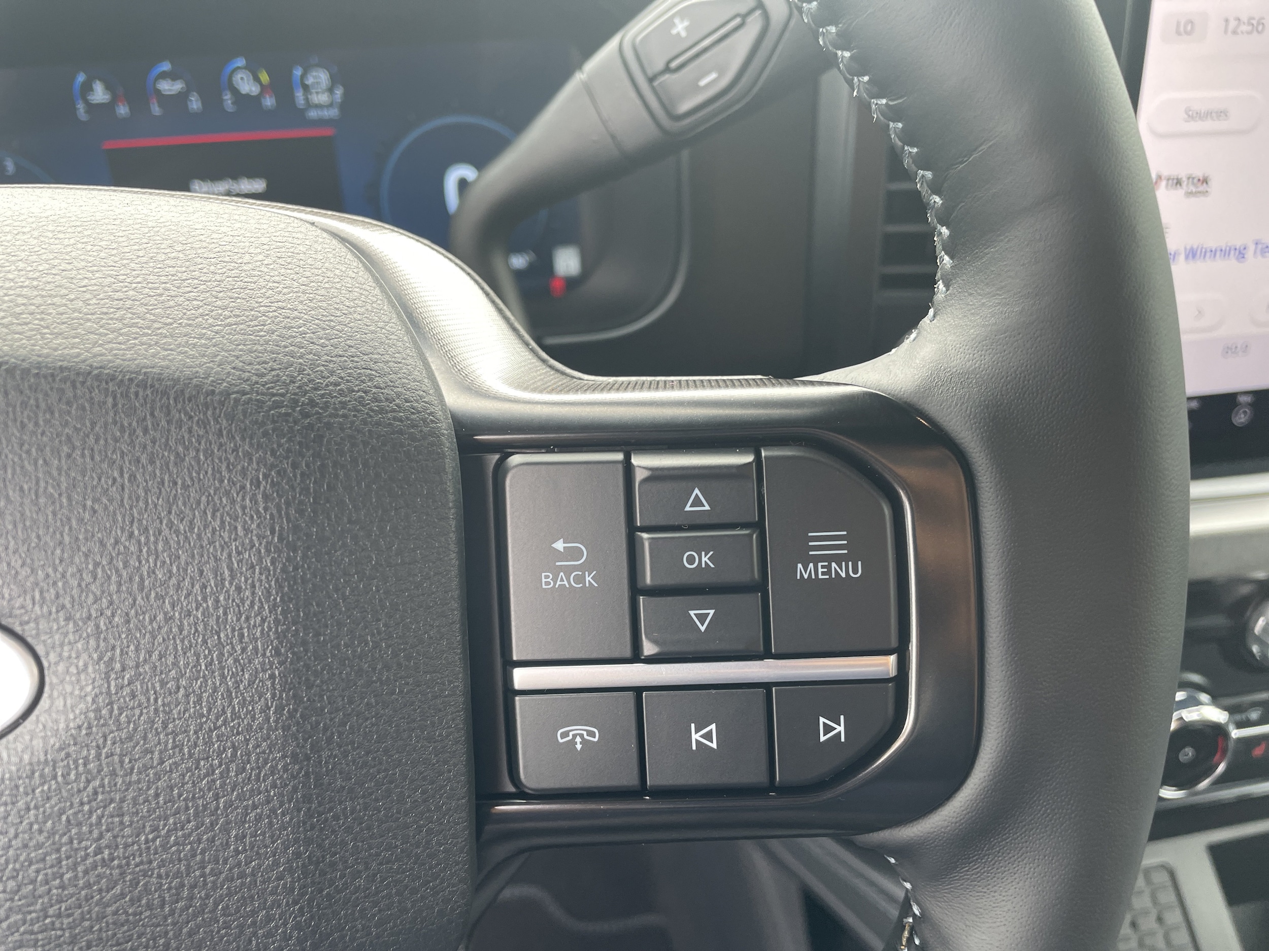 2026 Ford F-350 Super Duty Platinum - Photo 18
