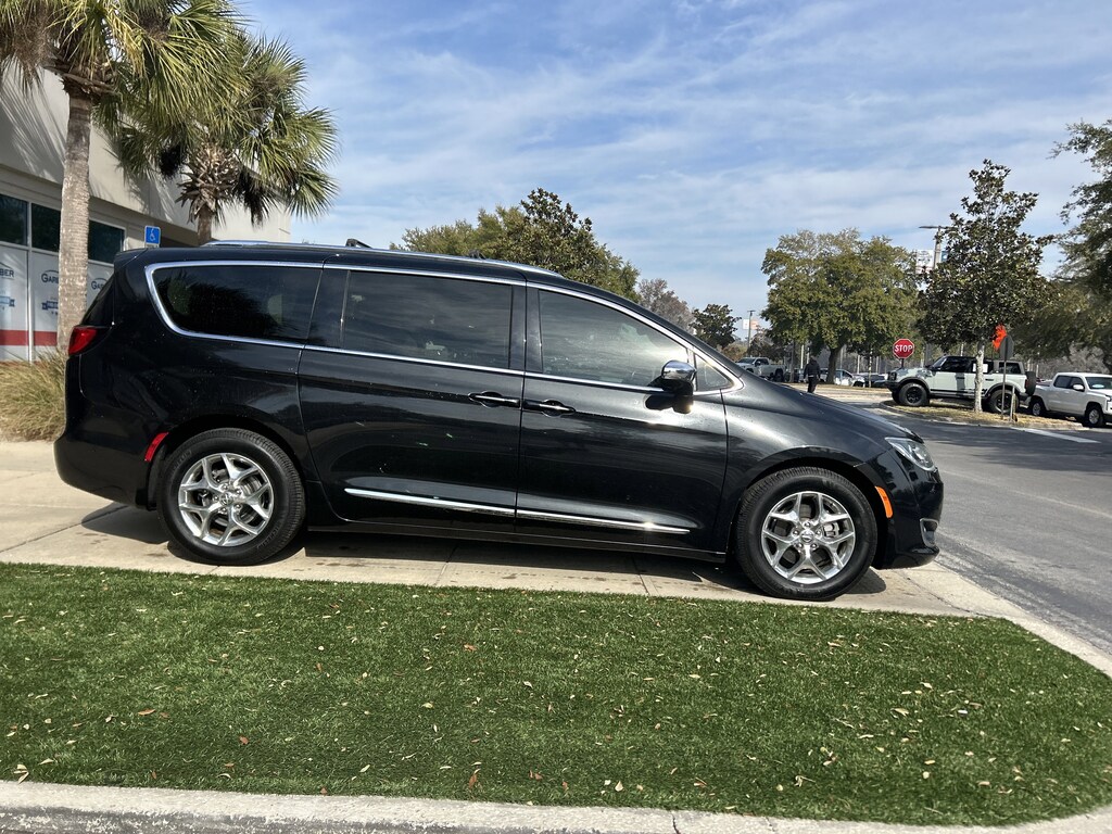 Used 2019 Chrysler Pacifica Limited Van Passenger Van