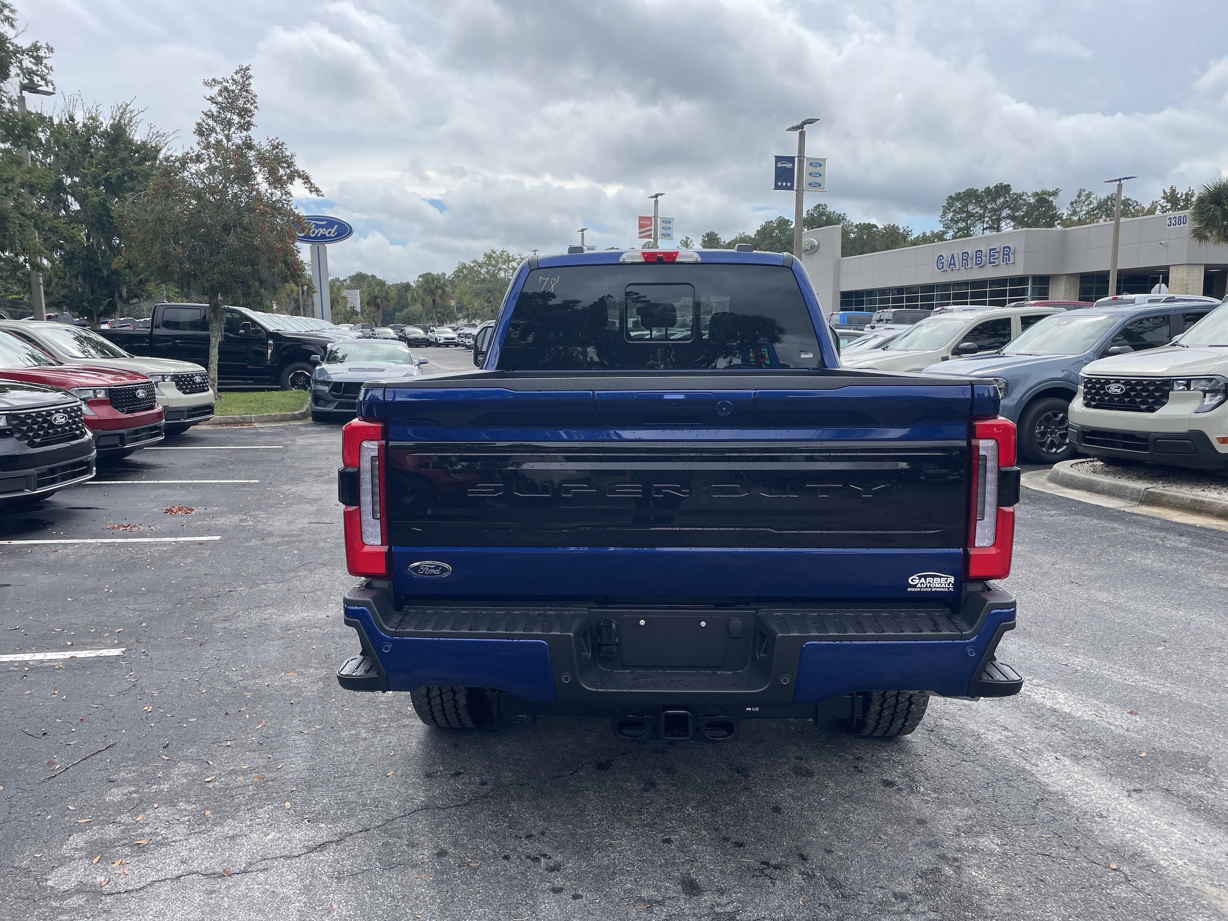 2026 Ford F-350 Super Duty Platinum - Photo 6