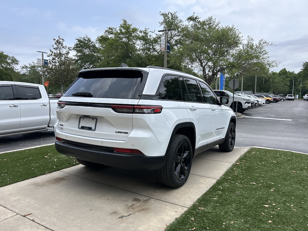 Used 2023 Jeep Grand Cherokee Limited SUV