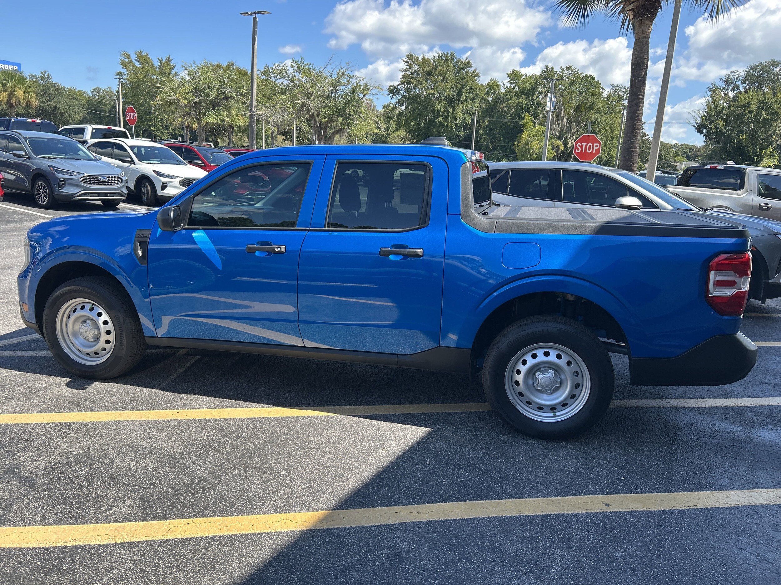 2025 Ford Maverick XL photo 2