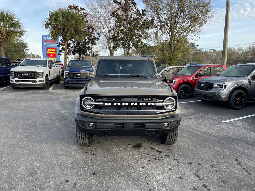 New 2025 Ford Bronco Outer Banks SUV