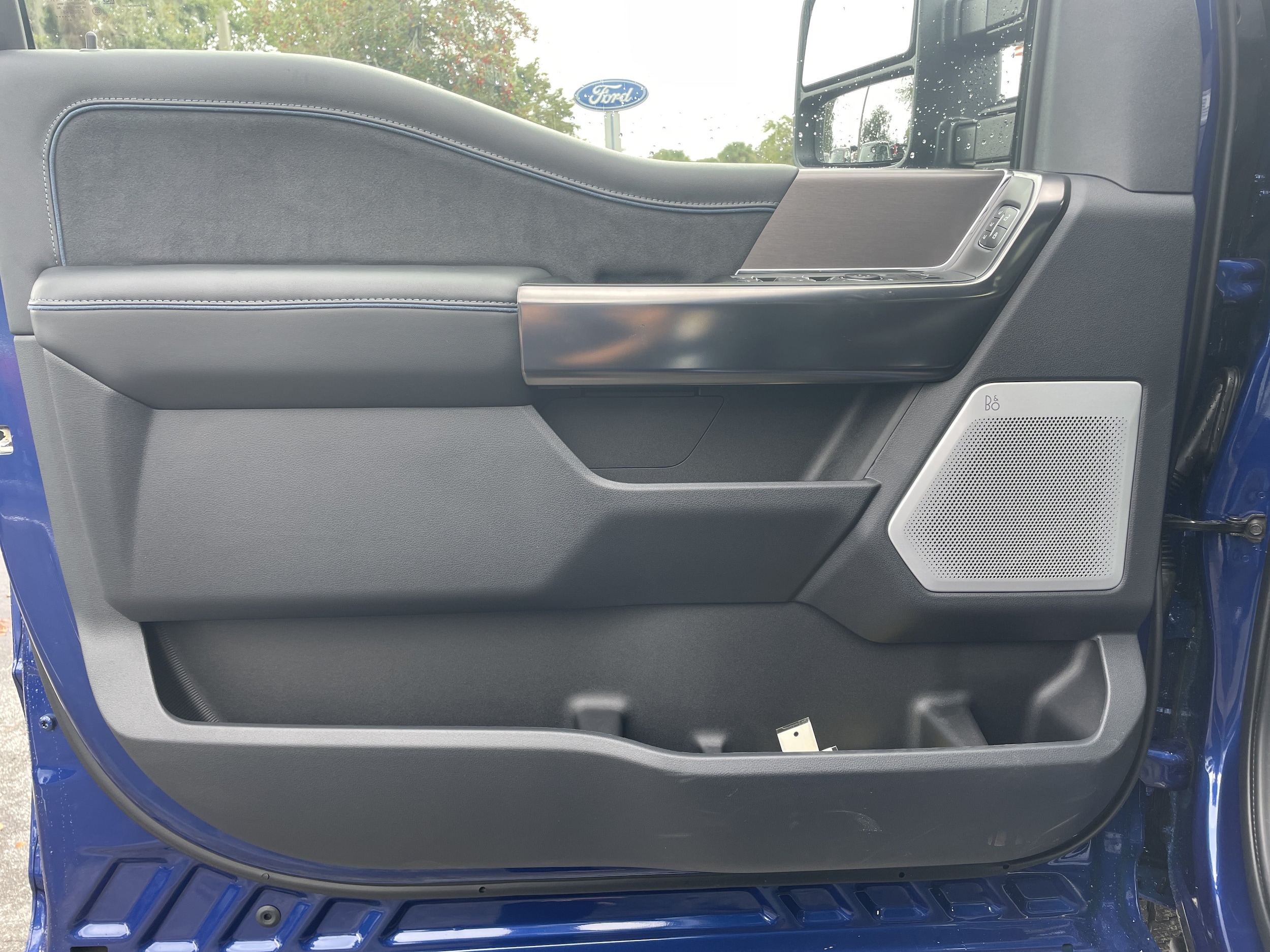 2026 Ford F-350 Super Duty Platinum - Photo 11