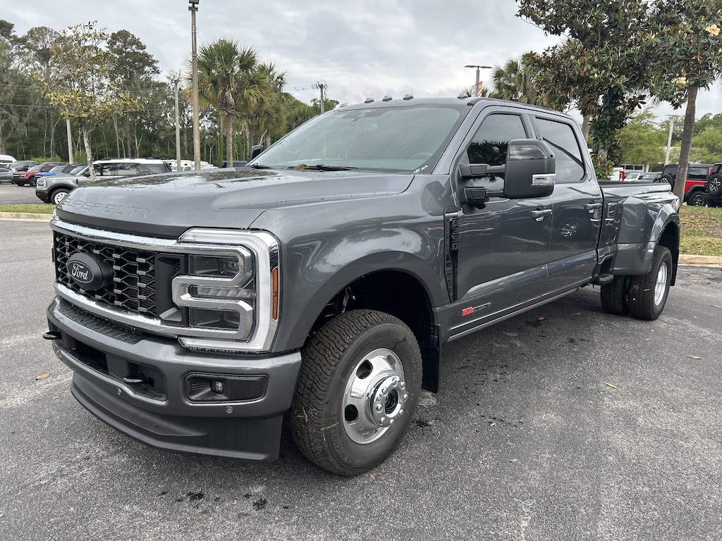 New 2026 Ford F-350 Platinum Truck Crew Cab