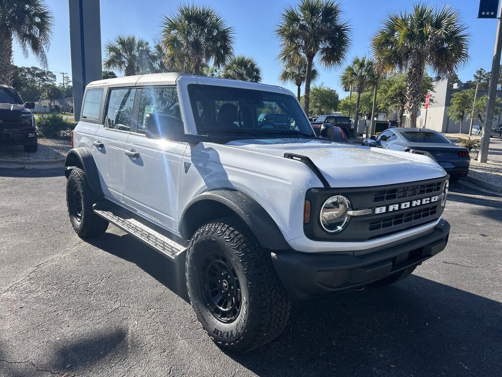 New 2026 Ford Bronco Base SUV