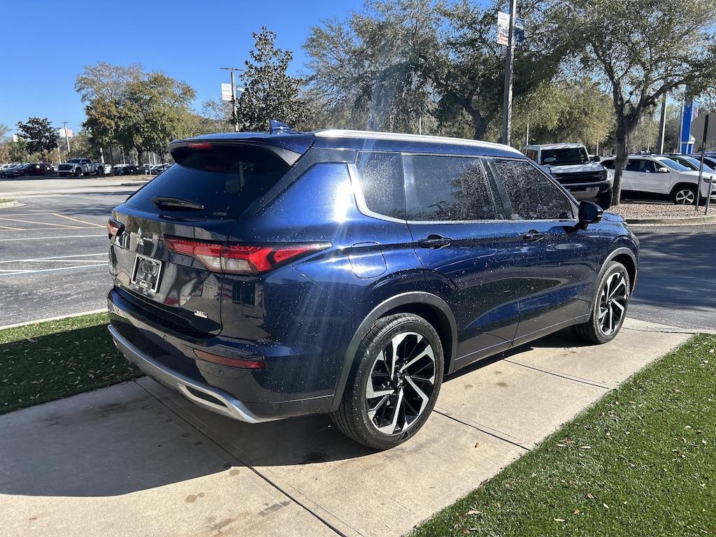 Used 2022 Mitsubishi Outlander SEL CUV