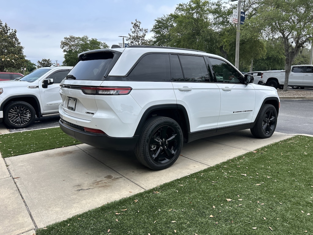 Used 2023 Jeep Grand Cherokee Limited SUV