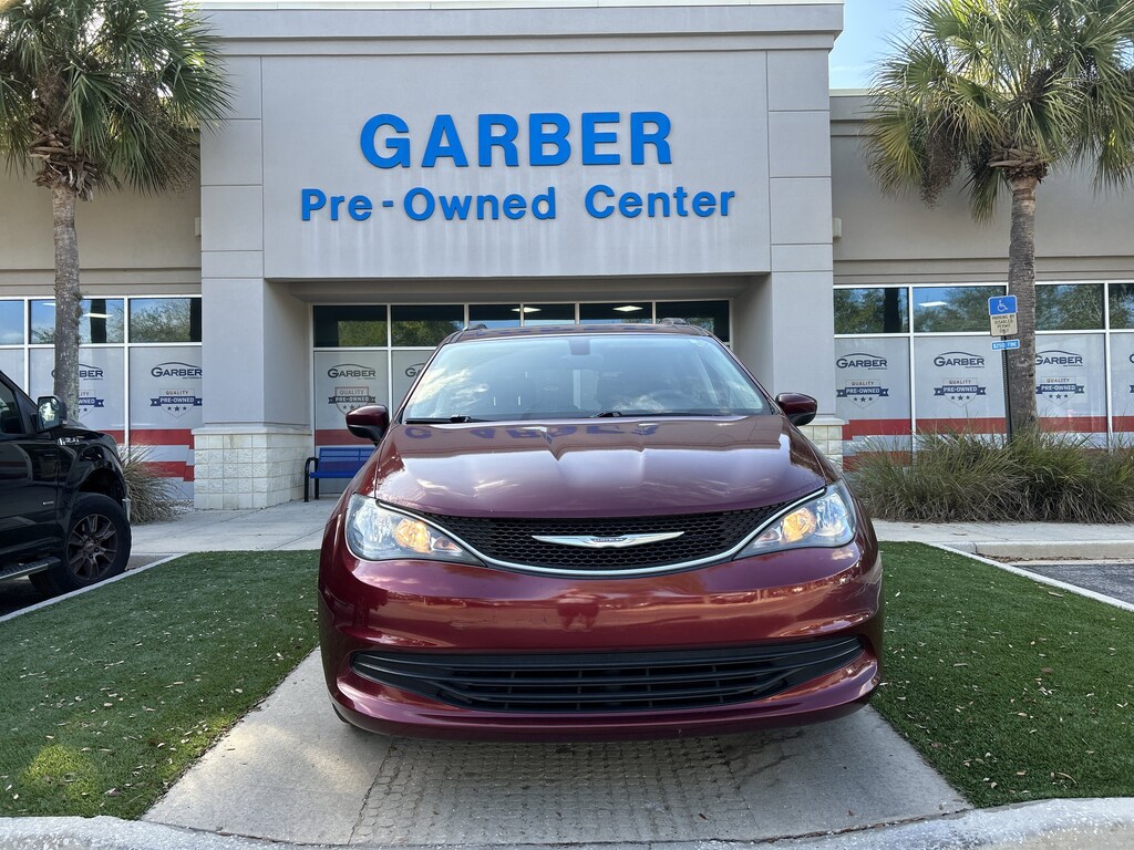 Used 2017 Chrysler Pacifica Touring Van