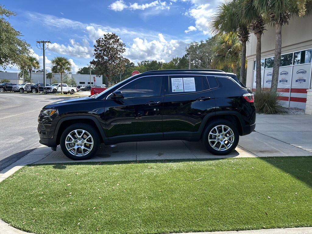 Used 2024 Jeep Compass Latitude Lux SUV