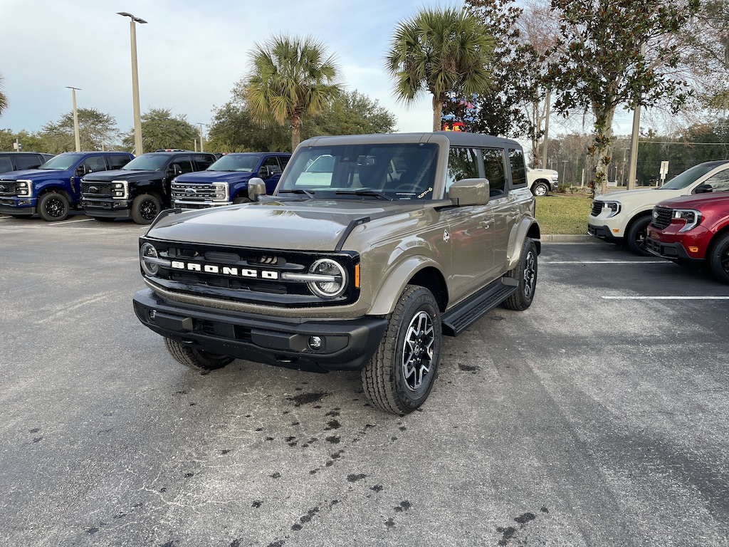 New 2025 Ford Bronco Outer Banks SUV