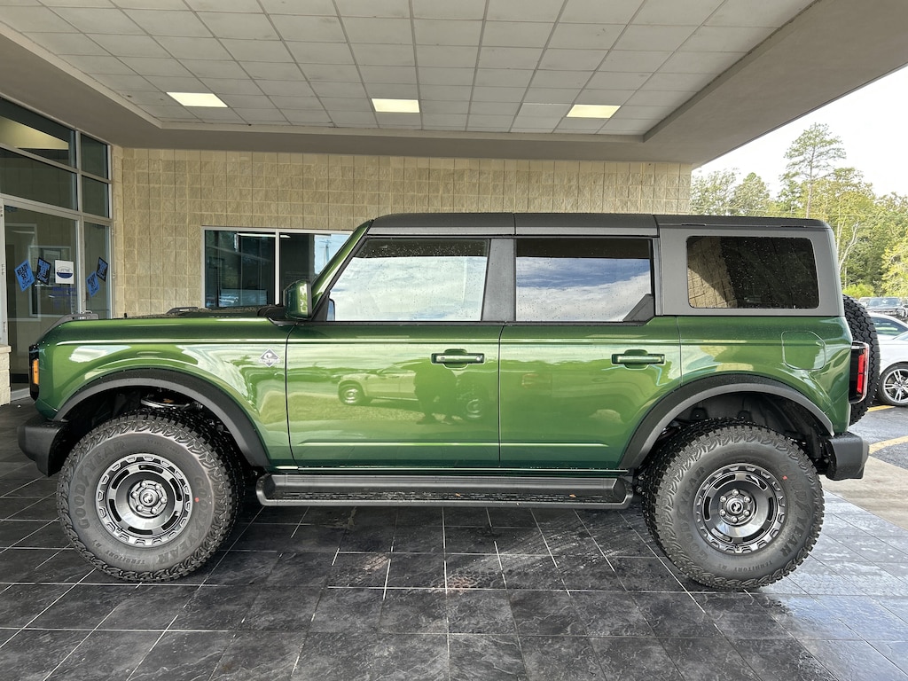 New 2025 Ford Bronco Outer Banks SUV