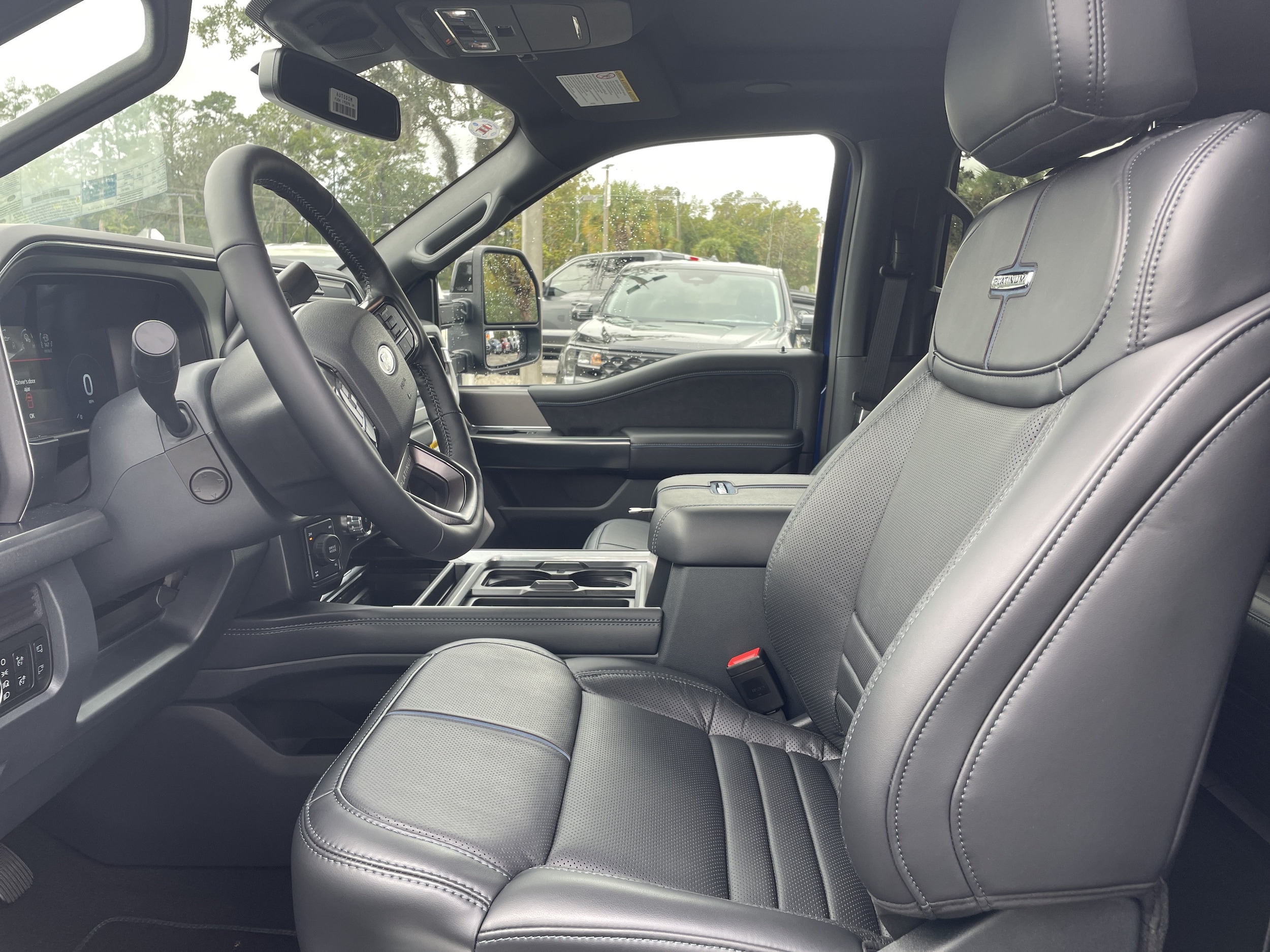 2026 Ford F-350 Super Duty Platinum - Photo 12