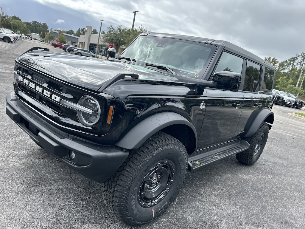 New 2025 Ford Bronco Outer Banks SUV