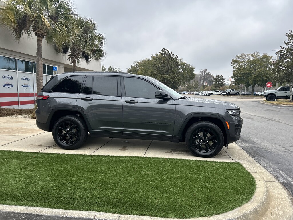 Used 2025 Jeep Grand Cherokee Altitude X SUV