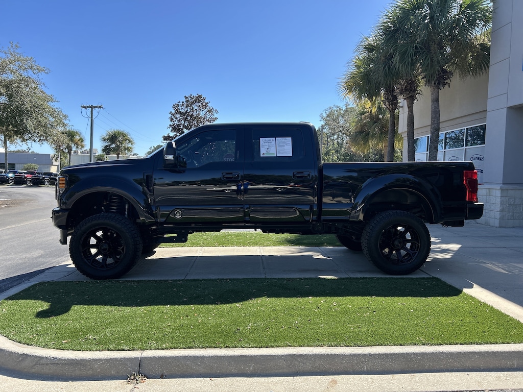 Used 2022 Ford F-250SD Lariat Truck Crew Cab