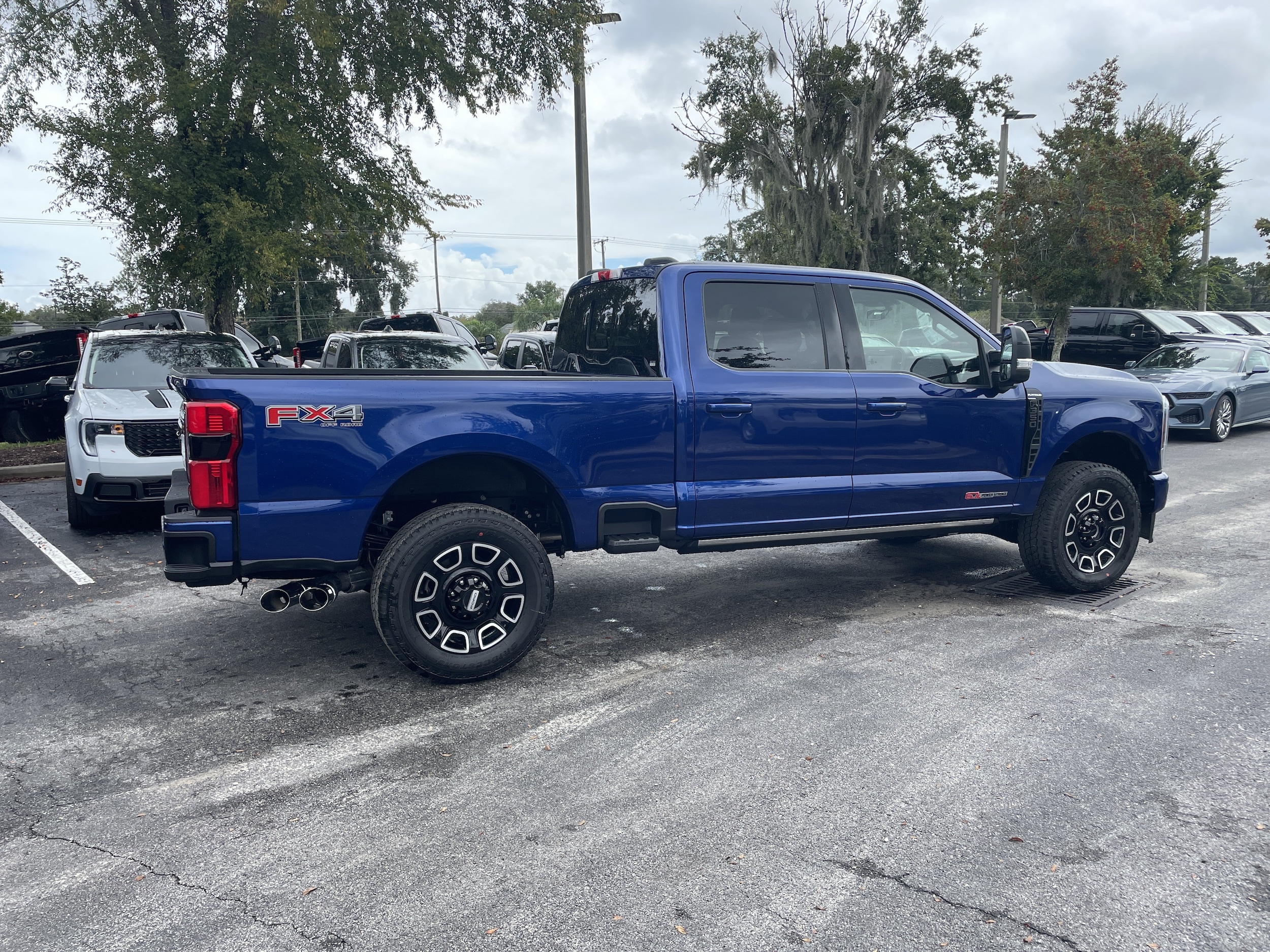 2026 Ford F-350 Super Duty Platinum - Photo 8