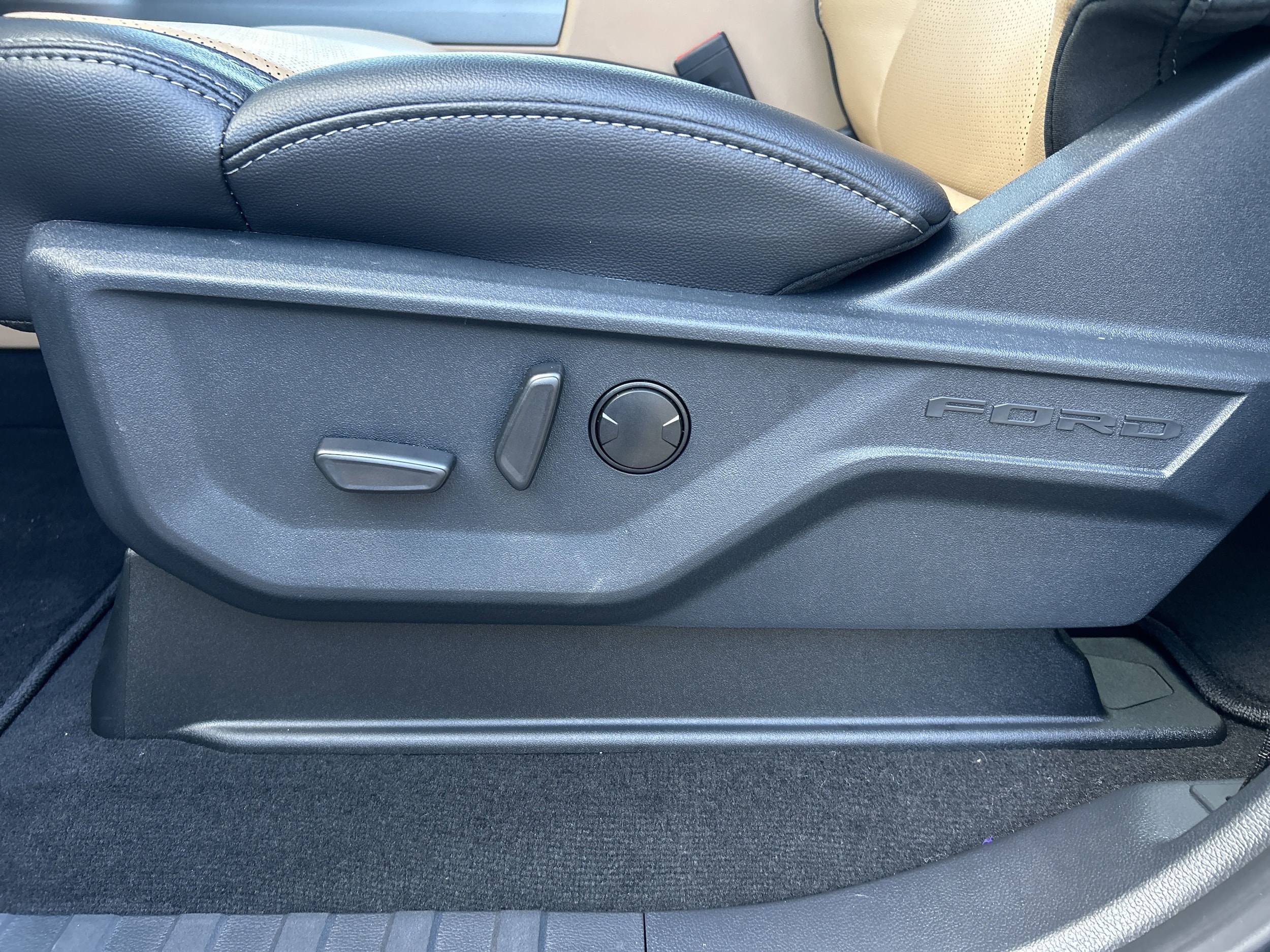 2026 Ford F-350 Super Duty Lariat - Photo 14