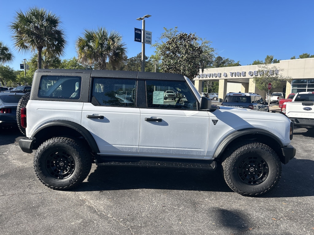 New 2026 Ford Bronco Base SUV