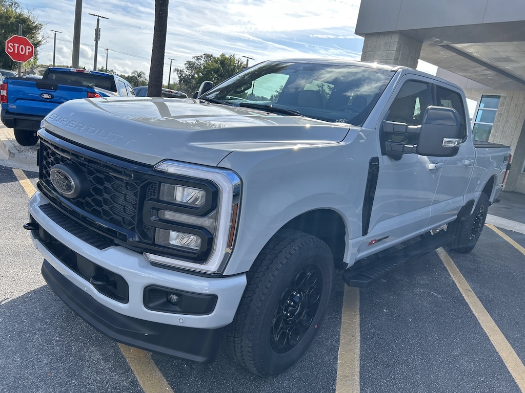 New 2026 Ford F-350 Lariat Truck Crew Cab
