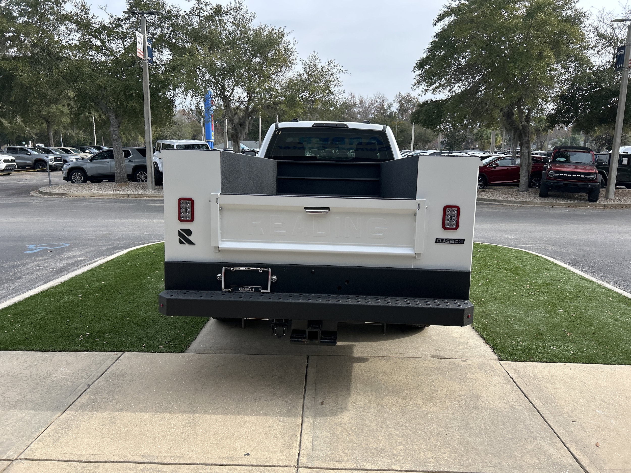 2024 Ford F-350 Super Duty Chassis Cab XL - Photo 4