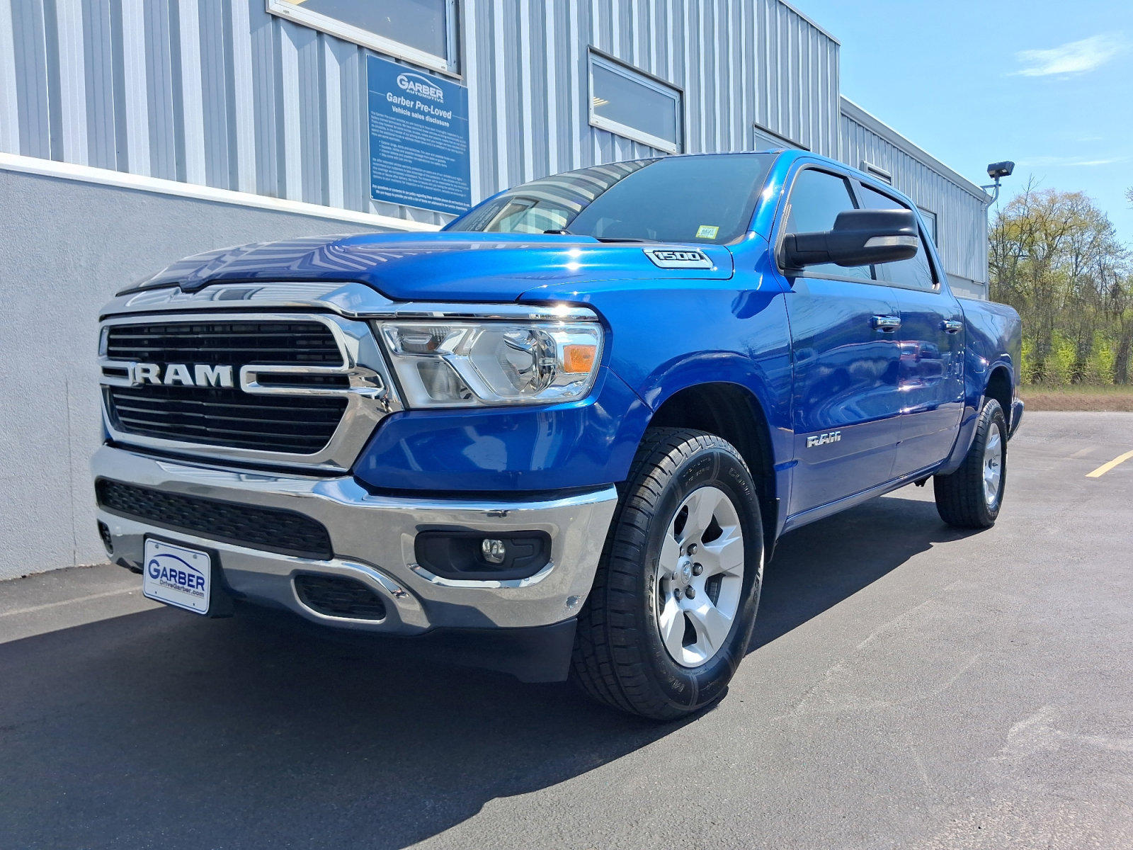 2019 RAM 1500 Big Horn/Lone Star 4x4 Crew Cab 5'7's photo