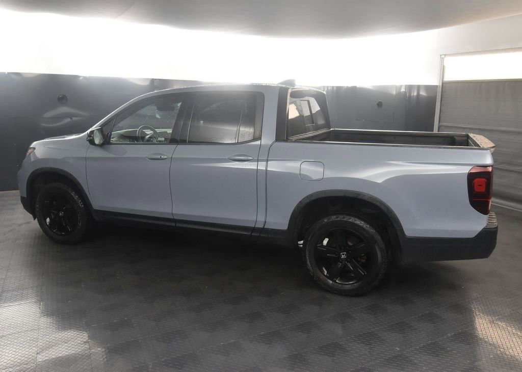 2022 Honda Ridgeline Black Edition photo 3