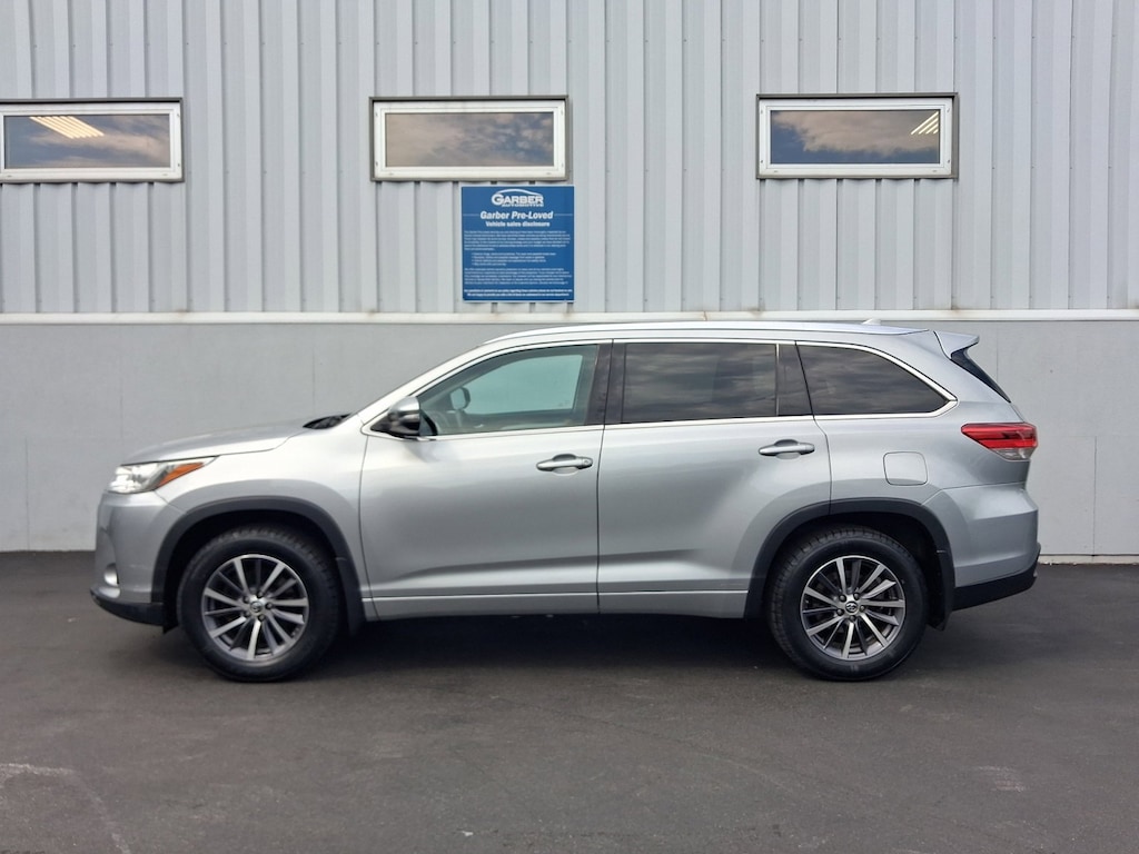 Used 2017 Toyota Highlander XLE SUV