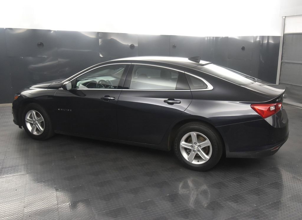 2022 Chevrolet Malibu LS photo 4