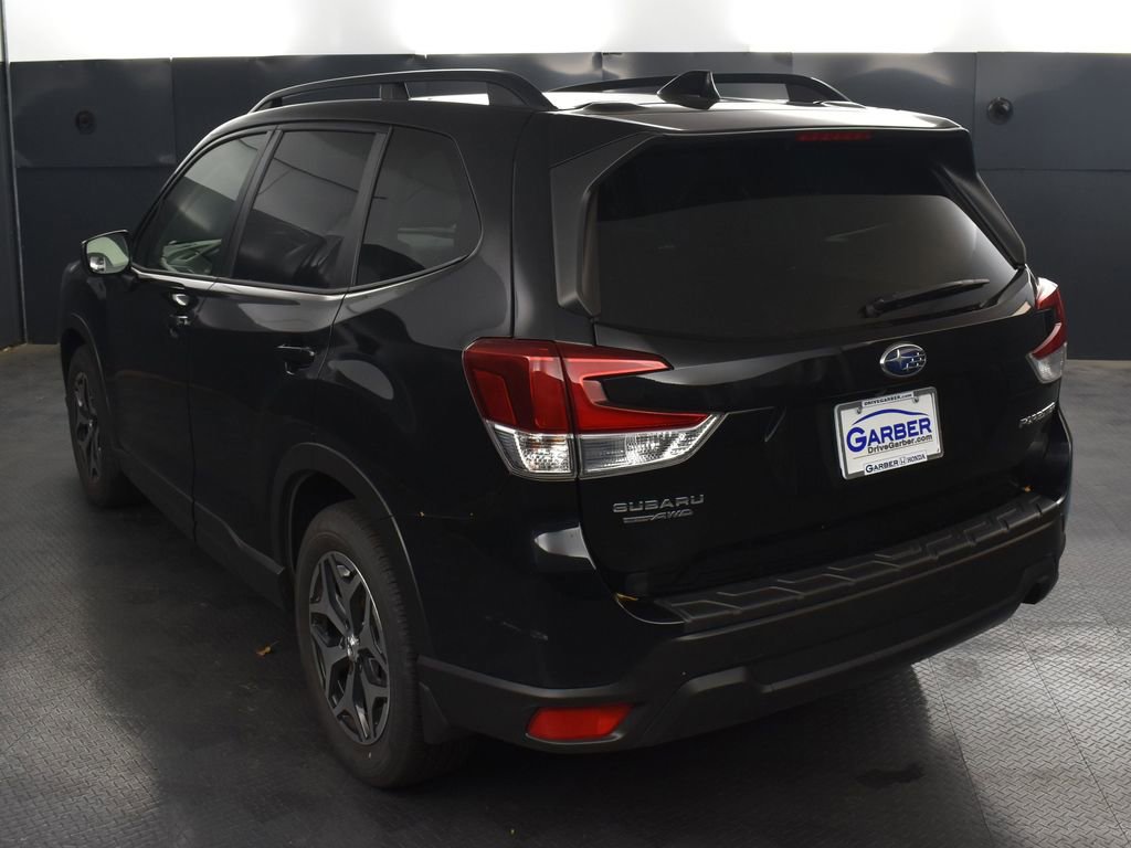 2021 Subaru Forester Premium photo 4