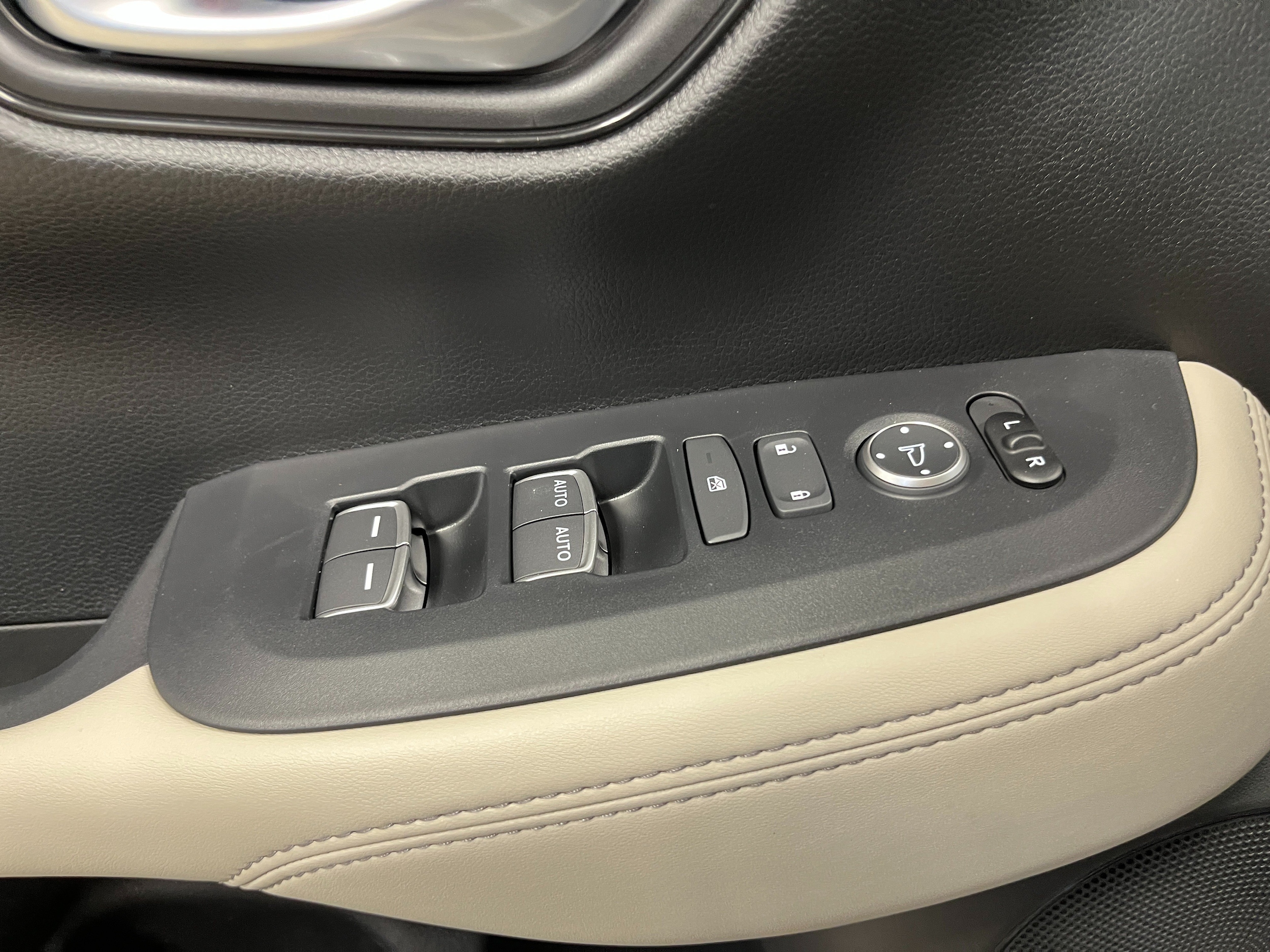 2027 Honda HR-V EX-L - Photo 13