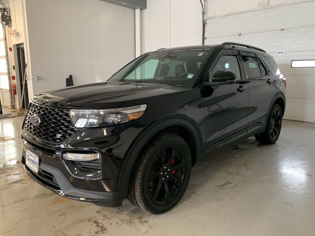 2022 Ford Explorer ST's photo